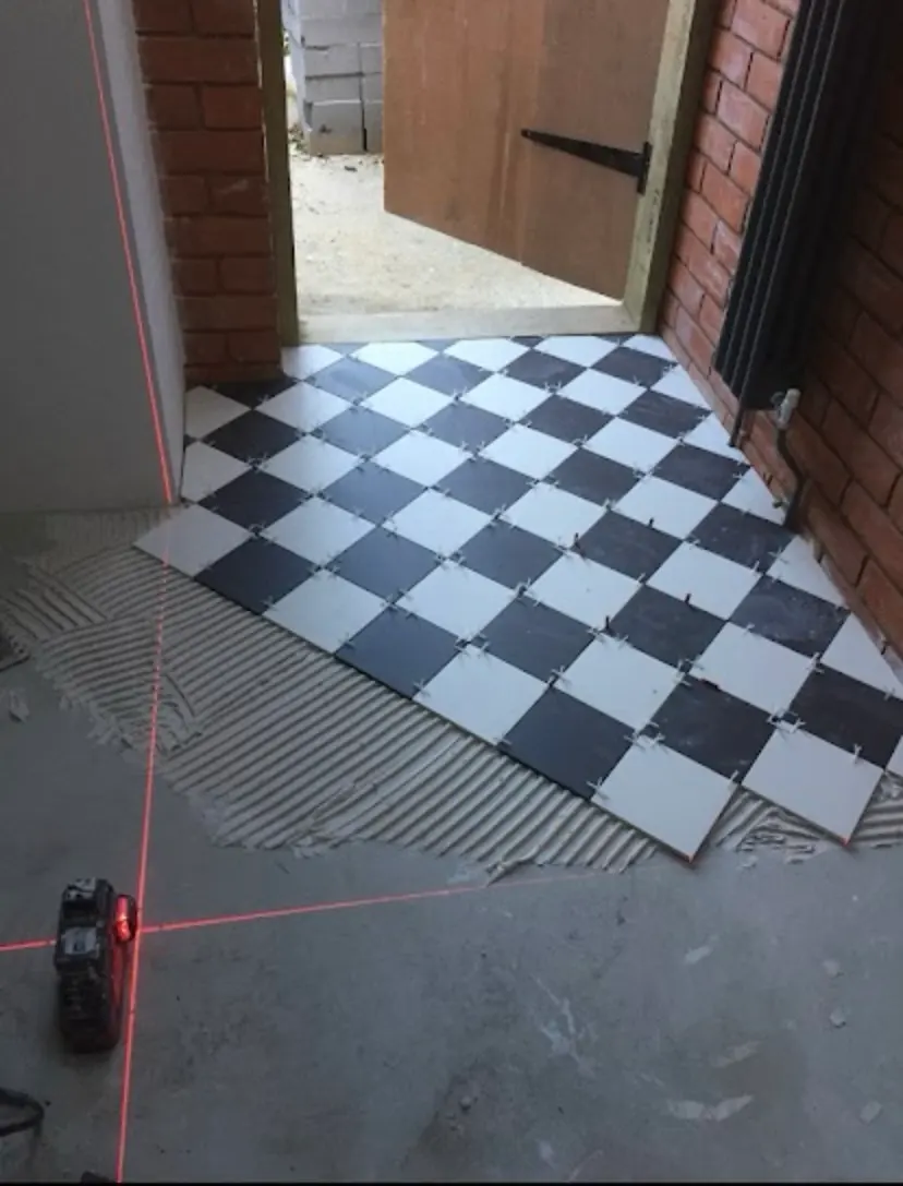 Versa-Tile Image Grid 60